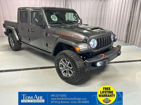 Used 2024 Jeep Gladiator Mojave AWD/4WD image 1