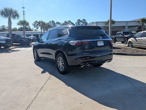 Used 2023 Buick Enclave Essence FWD image 4