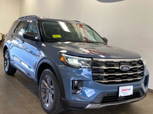 New 2026 Ford Explorer Active w/ Active Comfort Package image 2