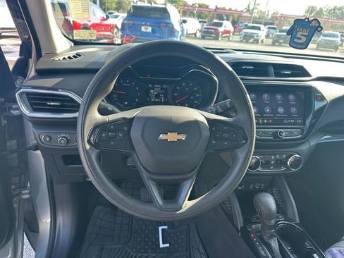 Used 2023 Chevrolet TrailBlazer LT w/ Convenience Package AWD/4WD image 12