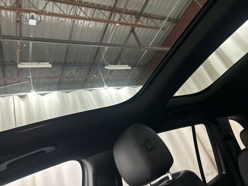 Used 2022 Mercedes-Benz GLB 250 4MATIC image 25