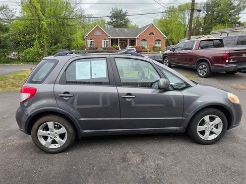 Used 2012 Suzuki SX4 AWD Hatchback image 5