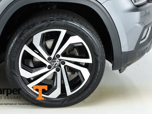Used 2018 Volkswagen Atlas SEL AWD/4WD image 14