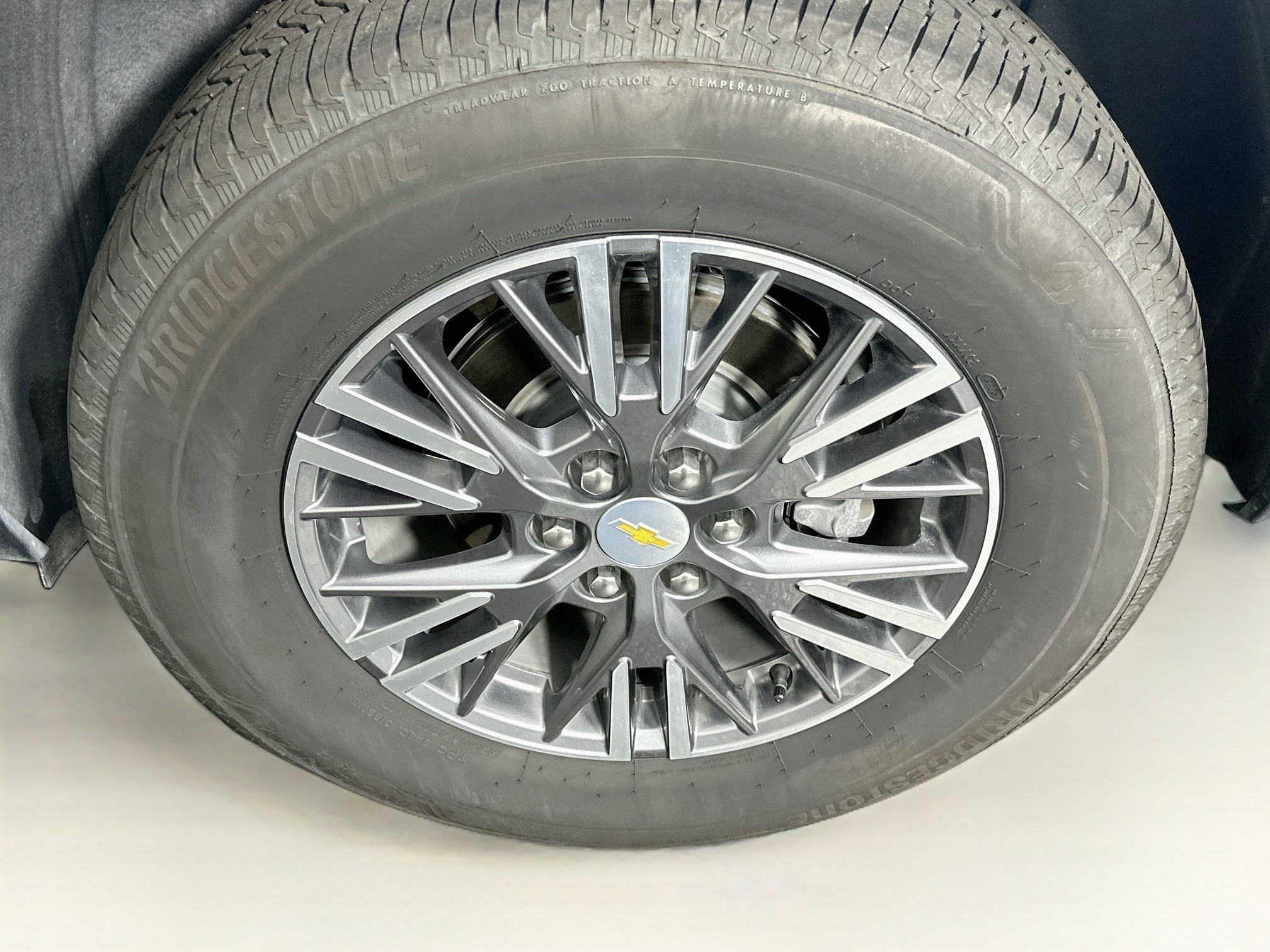 Used 2026 Chevrolet Traverse LT FWD image 11