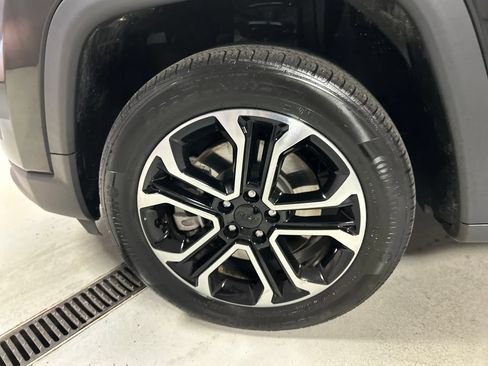Used 2024 Jeep Compass Limited AWD/4WD image 9