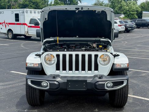 Used 2020 Jeep Wrangler Unlimited Sahara AWD/4WD image 35