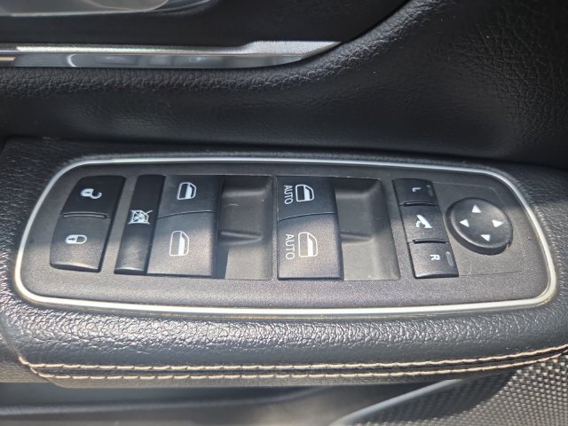 Used 2023 RAM 1500 Laramie AWD/4WD image 17