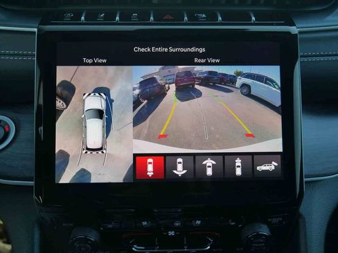 New 2025 Jeep Grand Cherokee Limited w/ Luxury Tech Group II image 30