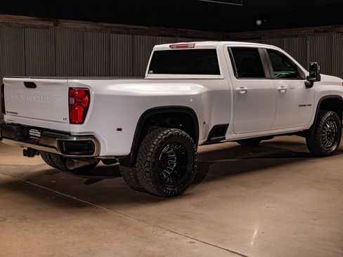Used 2025 Chevrolet Silverado 3500 LT w/ Convenience Package image 9