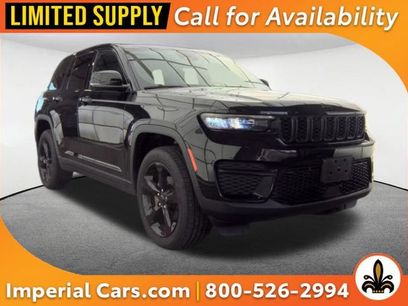 Used 2023 Jeep Grand Cherokee Altitude