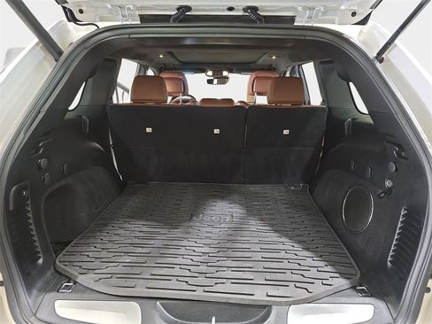 Used 2017 Jeep Grand Cherokee Summit w/ Platinum Series Group image 14