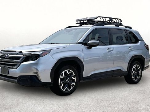Used 2025 Subaru Forester Premium AWD/4WD image 5