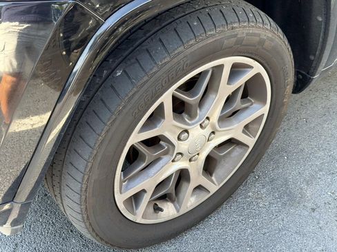 Used 2020 Jeep Grand Cherokee Overland AWD/4WD image 7