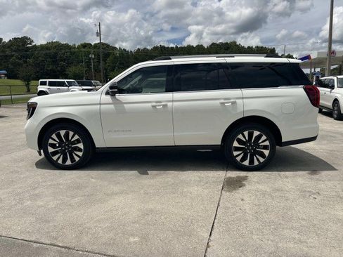 New 2026 Ford Expedition Platinum w/ Driver's Package AWD/4WD image 4
