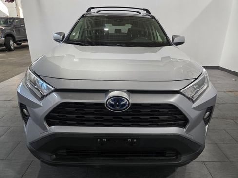 Used 2020 Toyota RAV4 XLE w/ Convenience Package image 8