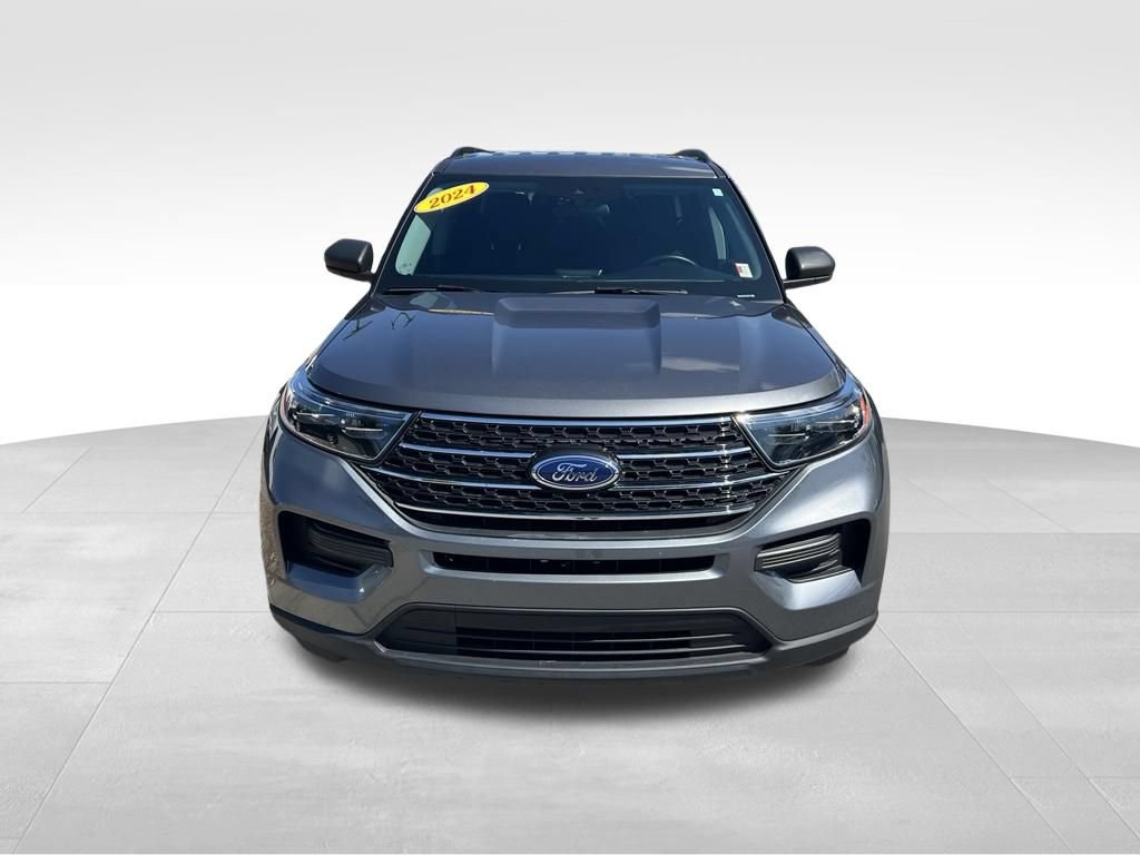 Used 2024 Ford Explorer XLT AWD/4WD image 10