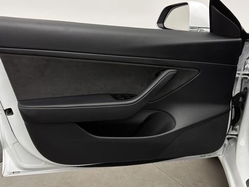 Used 2020 Tesla Model 3 Standard Range Plus image 10