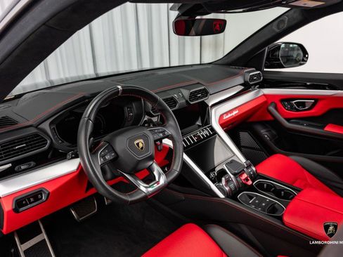 Used 2021 Lamborghini Urus image 22