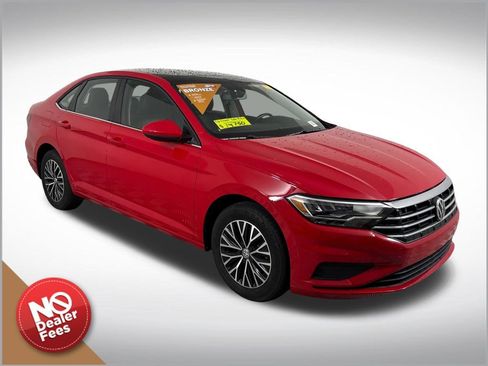 Used 2019 Volkswagen Jetta SE w/ Cold Weather Package FWD image 1