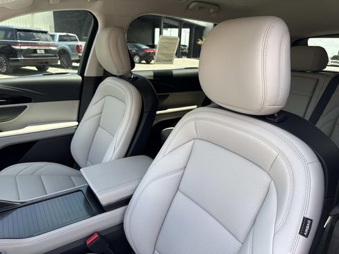 New 2026 Lincoln Nautilus Premier AWD/4WD image 21
