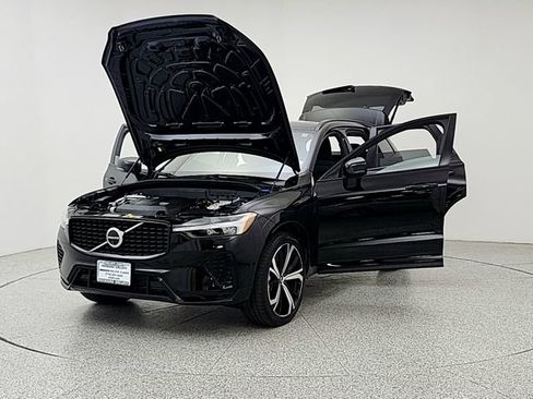 Used 2024 Volvo XC60 T8 Ultimate w/ Protection Package Premier AWD/4WD image 9