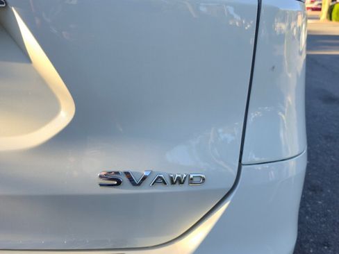 Used 2016 Nissan Rogue SV AWD/4WD image 9