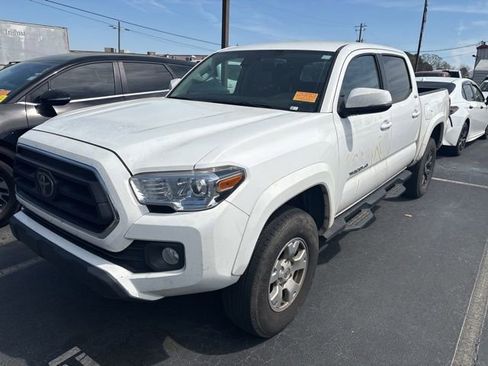 Used 2022 Toyota Tacoma SR5 w/ Technology Package image 1