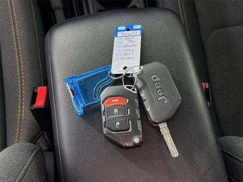 Used 2025 Jeep Gladiator Sport AWD/4WD image 31