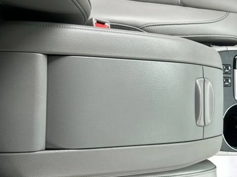 Used 2019 Toyota Highlander XLE AWD/4WD image 59