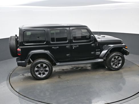Used 2018 Jeep Wrangler Unlimited Sahara w/ Dual Top Group image 39