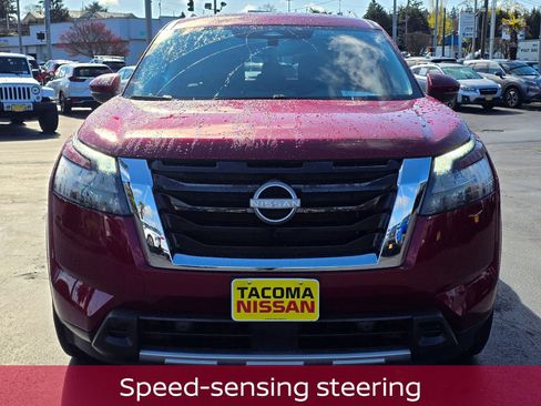 Used 2025 Nissan Pathfinder SL AWD/4WD image 9