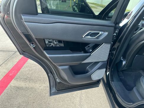 Used 2020 Land Rover Range Rover Velar R-Dynamic S image 21