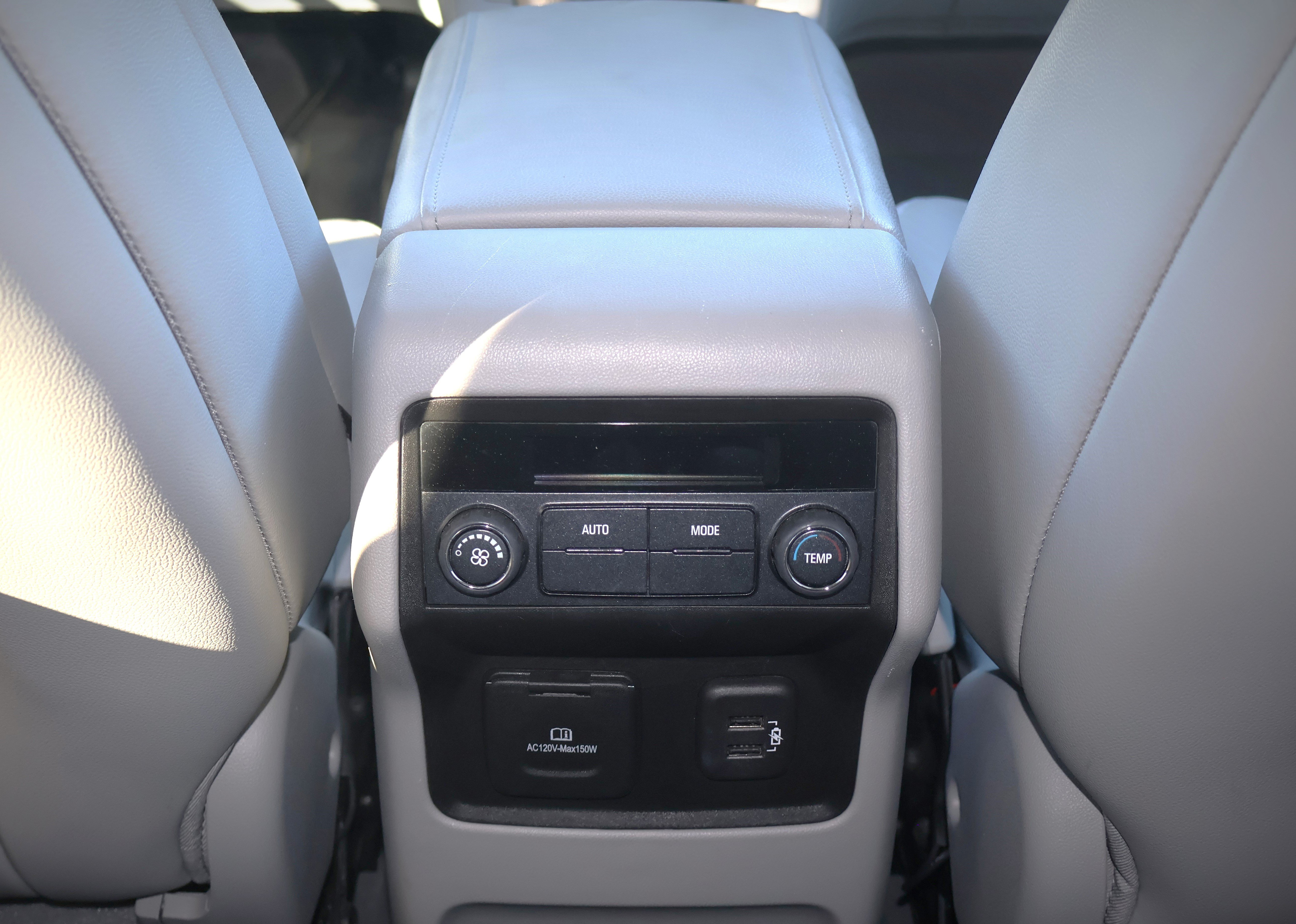 Used 2019 GMC Acadia SLT w/ LPO, Floor Liner Package FWD image 17