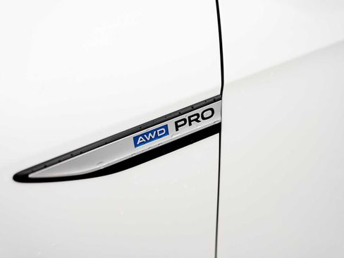 New 2026 Volkswagen ID.4 Pro image 16