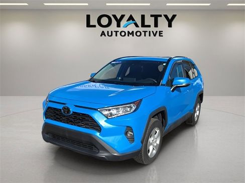 Used 2020 Toyota RAV4 XLE w/ Convenience Package image 1