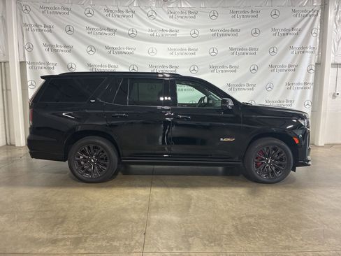 Used 2024 Cadillac Escalade V w/ LPO, ONYX Package image 2