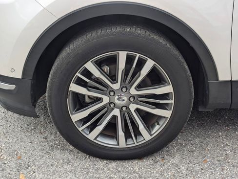 Used 2018 Ford Explorer Platinum image 12