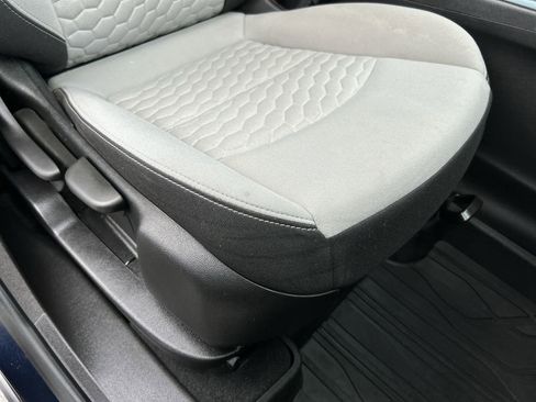 Used 2021 Chevrolet Equinox LS w/ LS Convenience Package image 15