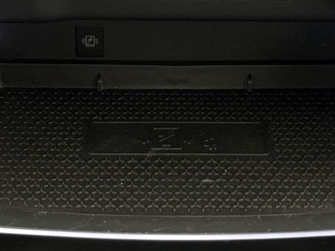 Used 2025 Nissan Rogue Platinum w/ Platinum Premium Package FWD image 17