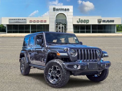Used 2021 Jeep Wrangler Unlimited Rubicon 4xe w/ Cold Weather Group AWD/4WD image 2