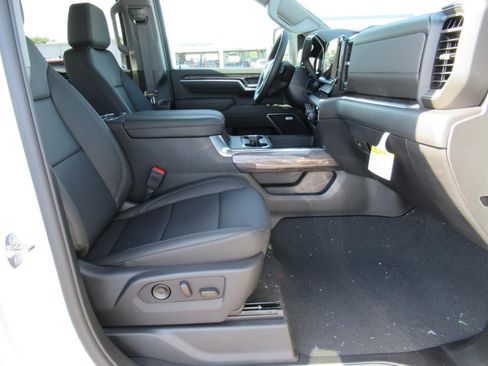 New 2026 Chevrolet Silverado 3500 LTZ w/ LTZ Convenience Package AWD/4WD image 11