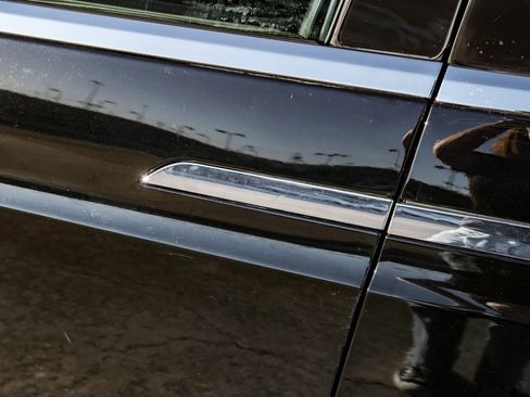 Used 2018 Tesla Model X 75D image 34