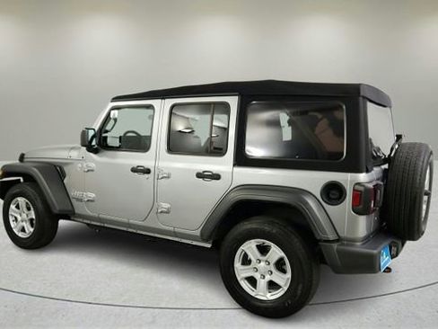 Used 2018 Jeep Wrangler Unlimited Sport S AWD/4WD image 6