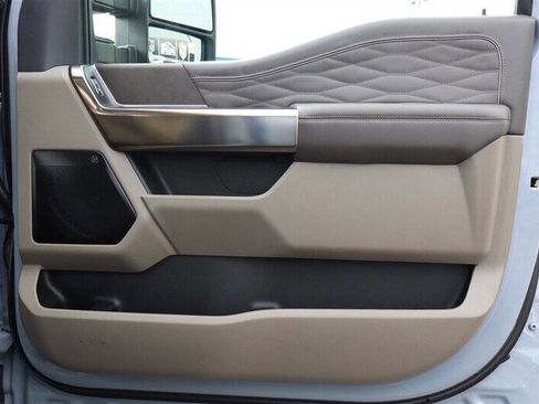 Used 2025 Ford F450 Platinum w/ Platinum Plus Package image 29