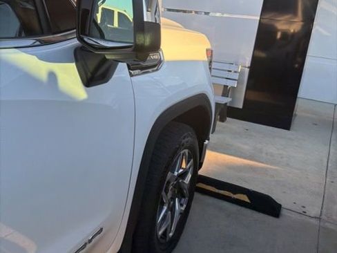 Used 2023 GMC Sierra 1500 SLT w/ SLT Premium Package image 9