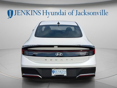 New 2026 Hyundai Sonata SE FWD image 4