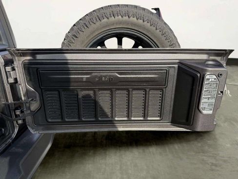 Used 2019 Jeep Wrangler Unlimited Rubicon image 24