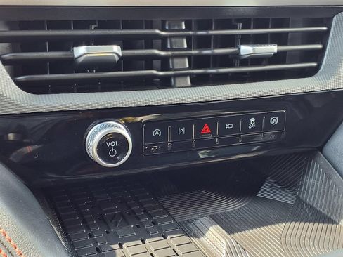 Used 2025 Ford Explorer ST w/ Sun And Sound Package AWD/4WD image 11
