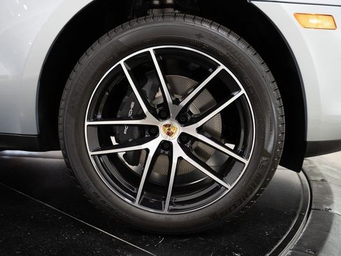 Used 2024 Porsche Macan image 22