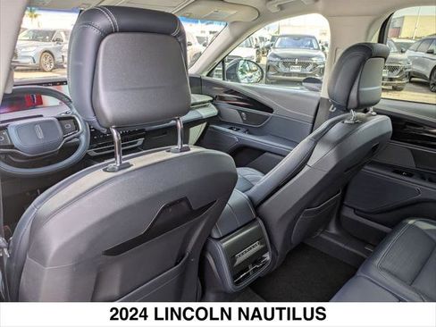 Certified 2024 Lincoln Nautilus Reserve image 23